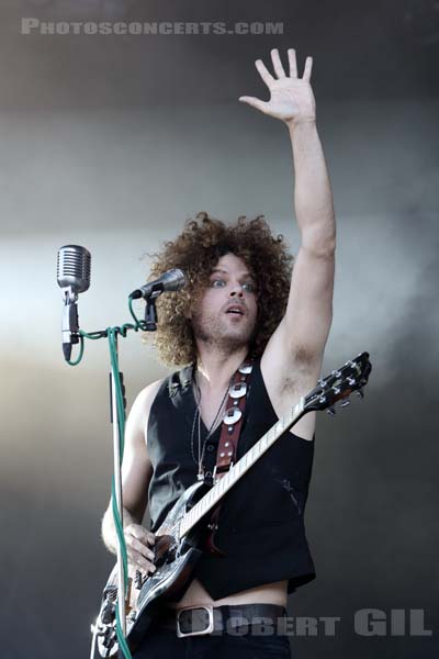 WOLFMOTHER - 2016-08-27 - SAINT CLOUD - Domaine National - Grande Scene - 